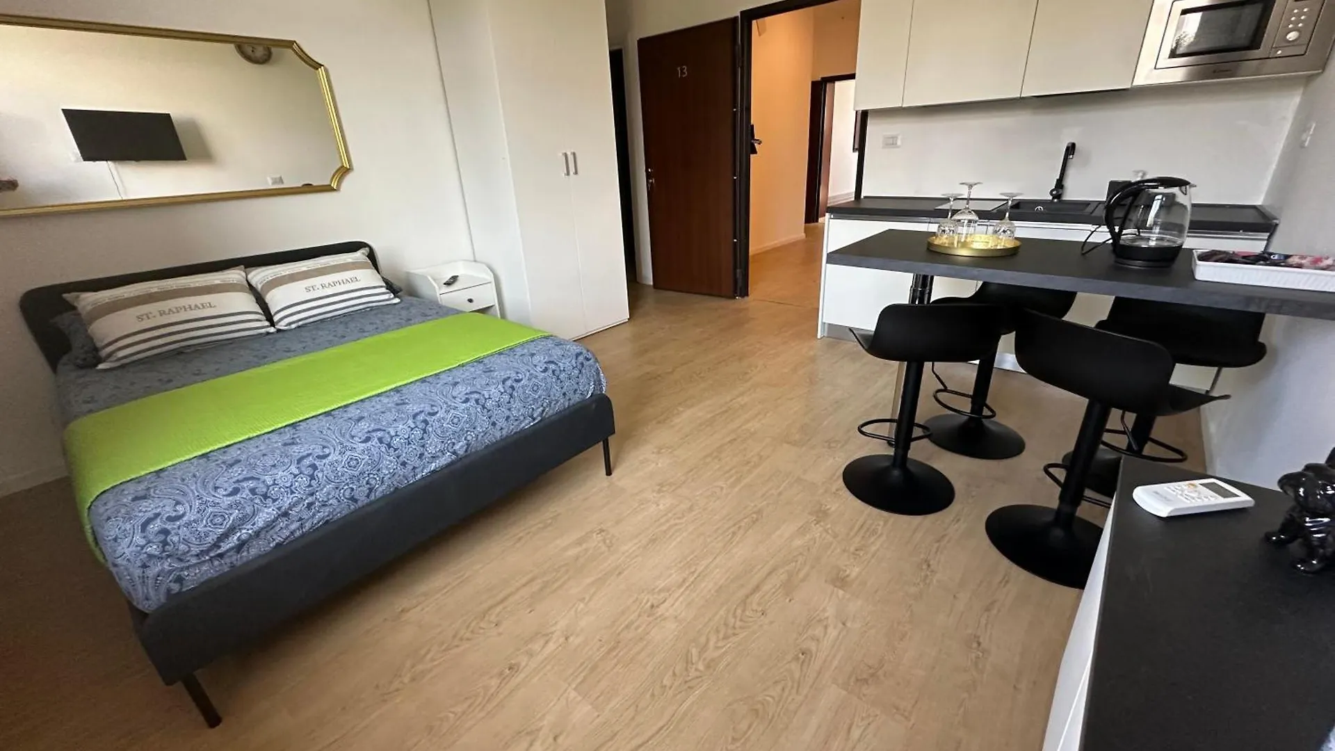 Stardust Padre Giuliani Apartment Milan