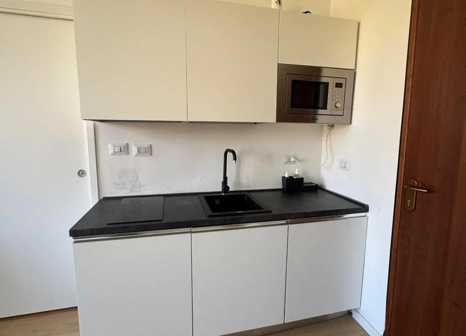 Stardust Padre Giuliani Apartment Milan